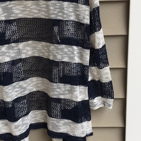 Now comes the light weight open weave navy/ white - Picture 6 of 8